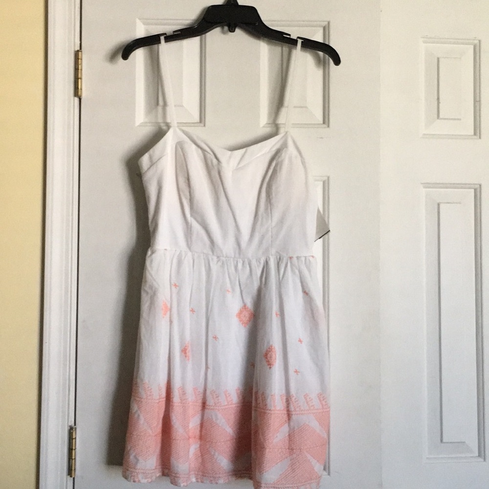 City Triangles Sz 9 White Sweetheart Cutout Dress